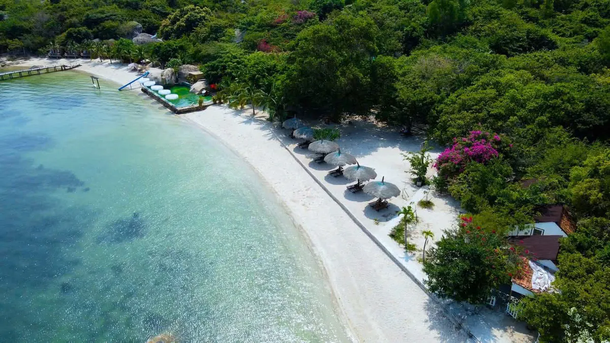 Vượt thách thức thiên tai, du lịch Khánh Hòa tăng tốc trở lại- Ảnh 3. Vượt thách thức thiên tai, du lịch Khánh Hòa tăng tốc trở lại- Ảnh 3.