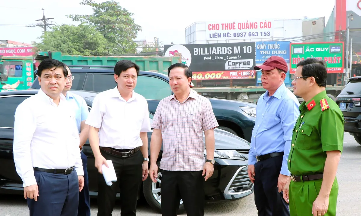 Đồng Nai đẩy nhanh sửa chữa quốc lộ 51, đảm bảo thông suốt trước Tết 2026- Ảnh 3. Đồng Nai đẩy nhanh sửa chữa quốc lộ 51, đảm bảo thông suốt trước Tết 2026- Ảnh 3.