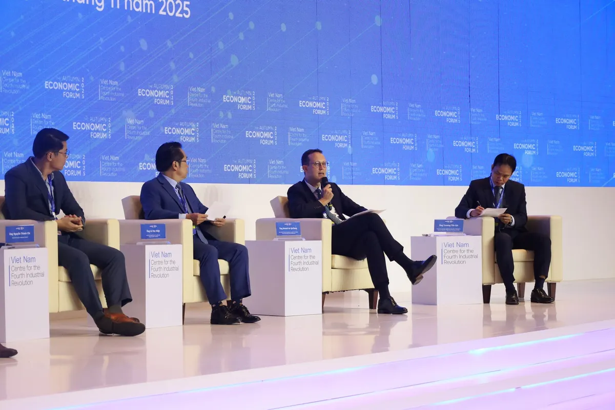 Cảng xanh, thông minh: Chìa khóa để logistics Việt Nam cất cánh - Ảnh 2.