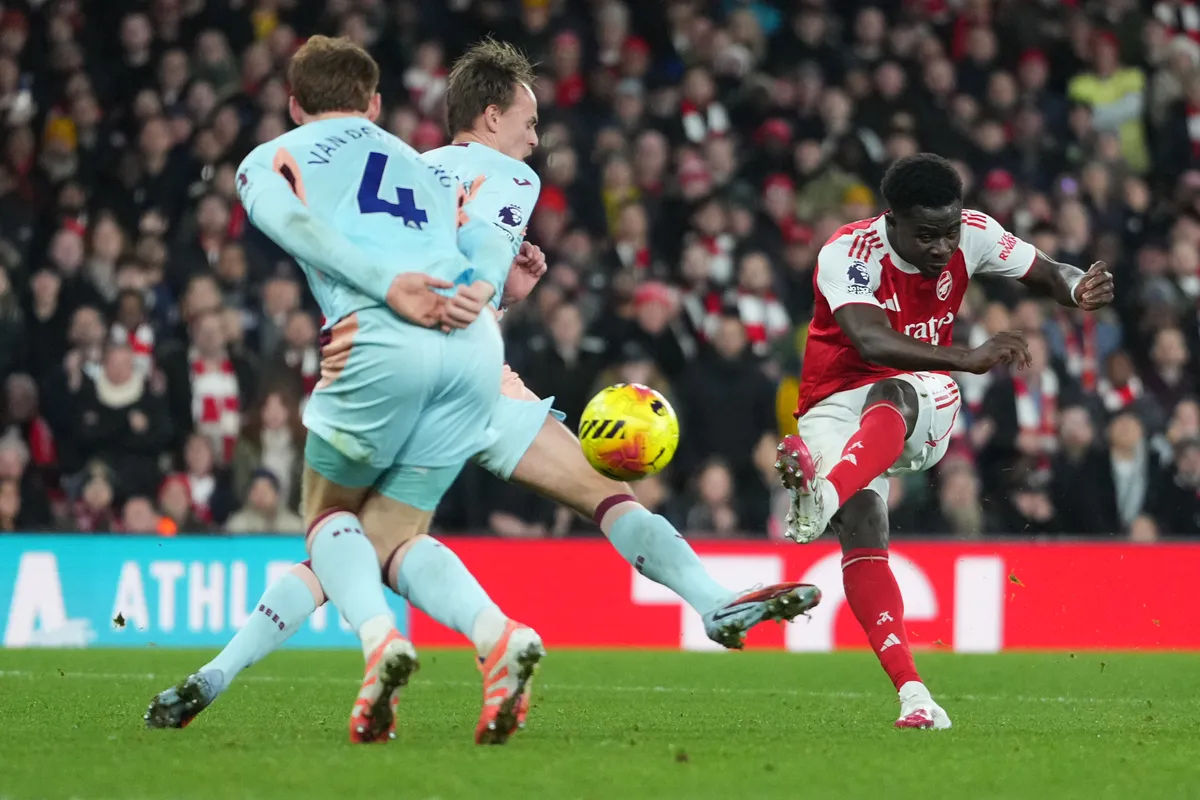 Saka ghi bàn, Arsenal củng cố ngôi đầu Ngoại hạng Anh- Ảnh 3.