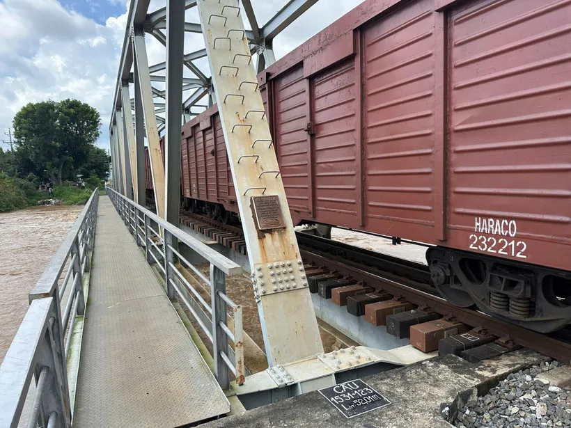 Đường sắt Bắc - Nam qua Lâm Đồng tê liệt - Ảnh 2.