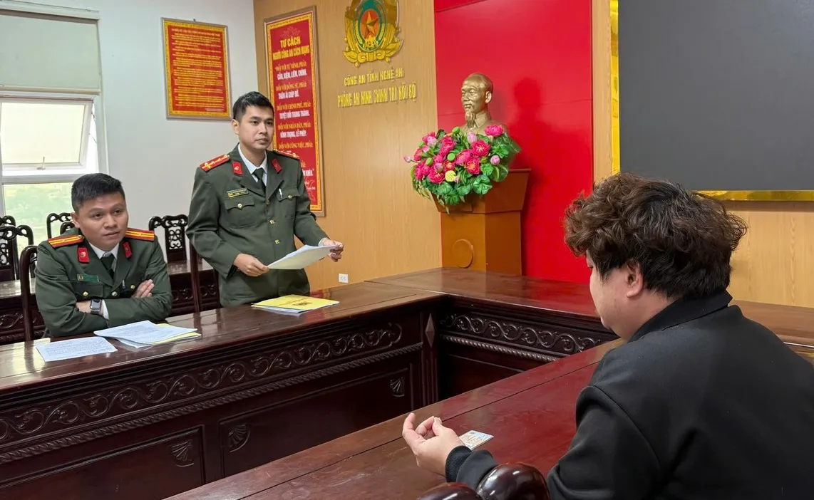 Bị gọi đòi nợ, người đàn ông chuyển tiếp cuộc gọi đến đường dây nóng Bộ Công an - Ảnh 1.