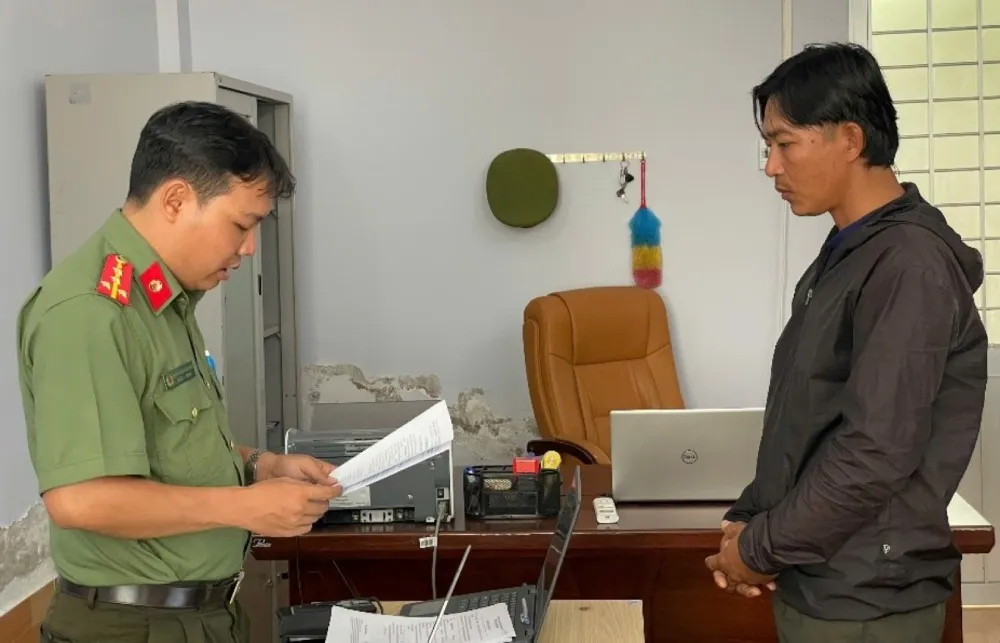 Lái tàu sang vùng biển Thái Lan để đánh bắt, thuyền trưởng bị khởi tố - Ảnh 1.