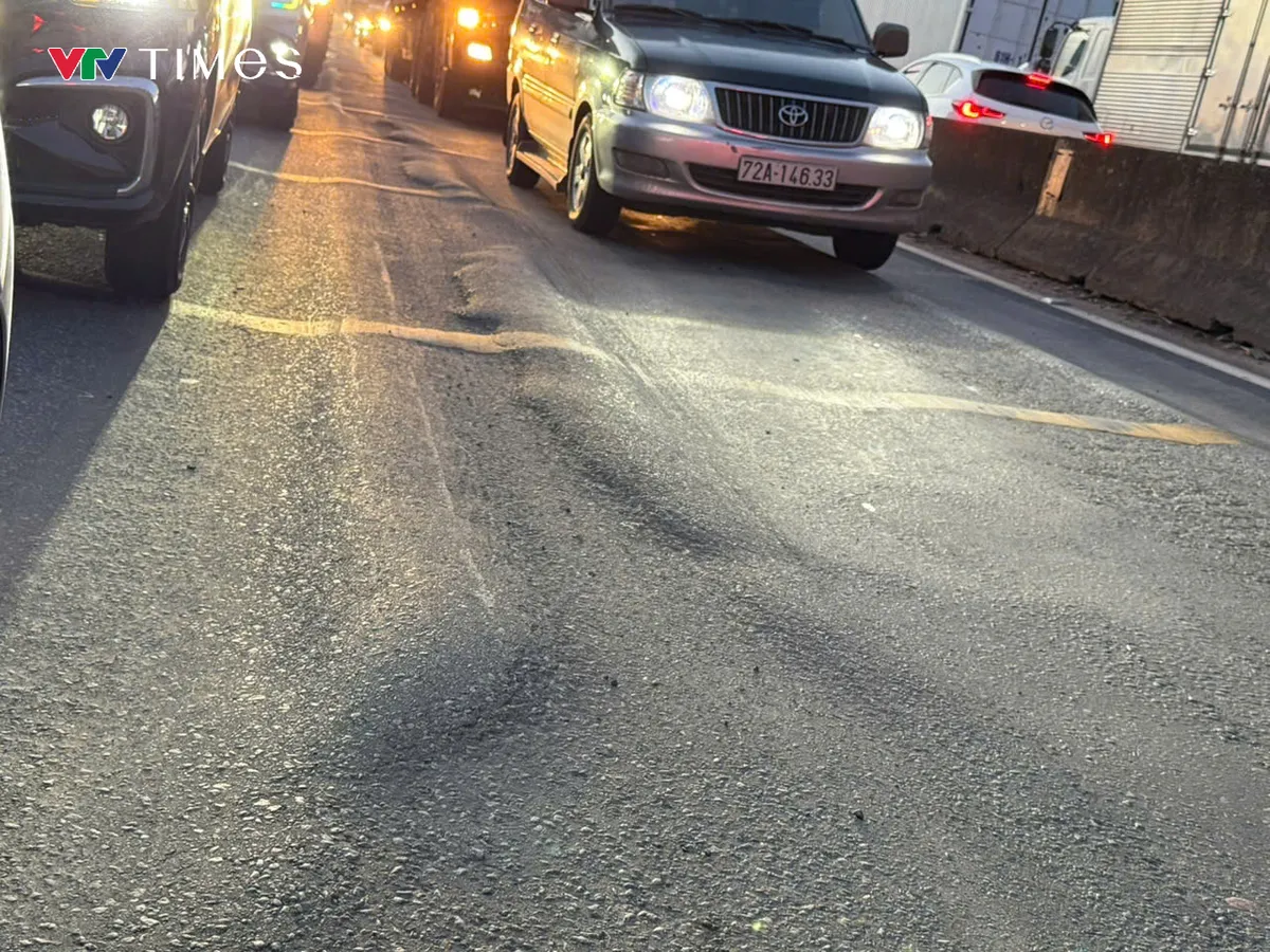 Đồng Nai đẩy nhanh sửa chữa quốc lộ 51, đảm bảo thông suốt trước Tết 2026- Ảnh 1. Đồng Nai đẩy nhanh sửa chữa quốc lộ 51, đảm bảo thông suốt trước Tết 2026- Ảnh 1.