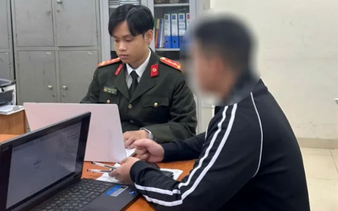 Anh C làm việc với cơ quan Công an.