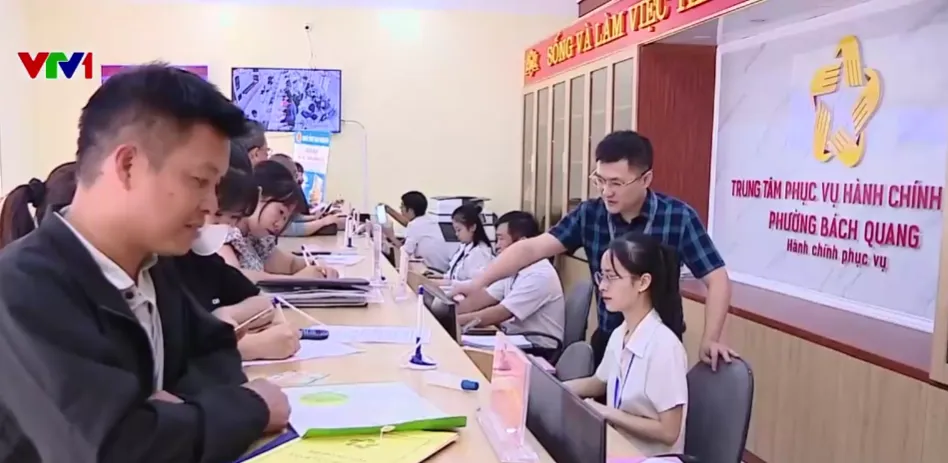 Thuê ngoài ở cấp xã: Giải pháp giảm tải công việc, nâng chất phục vụ người dân - Ảnh 1.