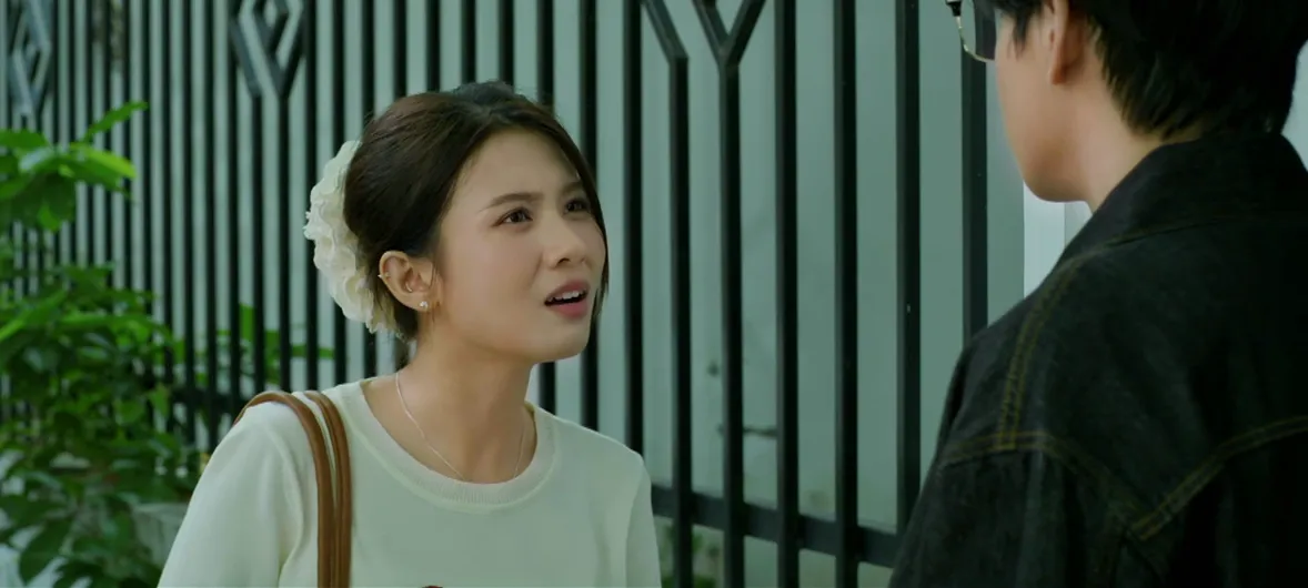 Gia đình trái dấu - Tập 3: Nữ sinh nhạc viện 2 lần giẫm lên giày trắng của thiếu gia- Ảnh 3. Gia đình trái dấu - Tập 3: Nữ sinh nhạc viện 2 lần giẫm lên giày trắng của thiếu gia- Ảnh 3.