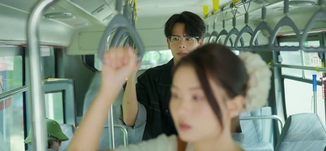 Gia đình trái dấu - Tập 3: Nữ sinh nhạc viện 2 lần giẫm lên giày trắng của thiếu gia- Ảnh 1. Gia đình trái dấu - Tập 3: Nữ sinh nhạc viện 2 lần giẫm lên giày trắng của thiếu gia- Ảnh 1.