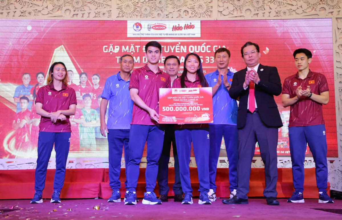 U22 Việt Nam lên đường sang Thái Lan, sẵn sàng chinh phục HCV SEA Games 33- Ảnh 4.