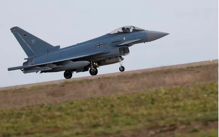 Đức đã triển khai 5 máy bay phản lực Eurofighter để giúp bảo vệ không phận Ba Lan (Ảnh: EPA)

