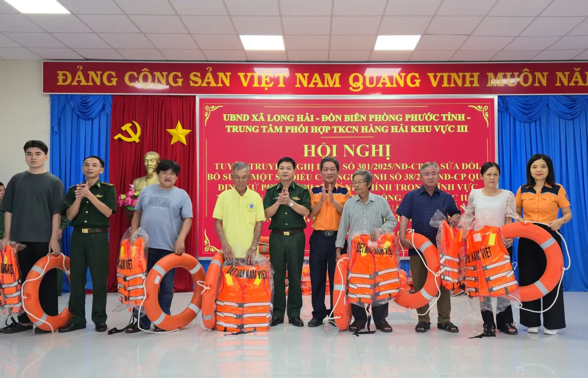 TP Hồ Chí Minh: Ngư dân Long Hải được tập huấn phòng ngừa vi phạm IUU- Ảnh 4. TP Hồ Chí Minh: Ngư dân Long Hải được tập huấn phòng ngừa vi phạm IUU- Ảnh 4.