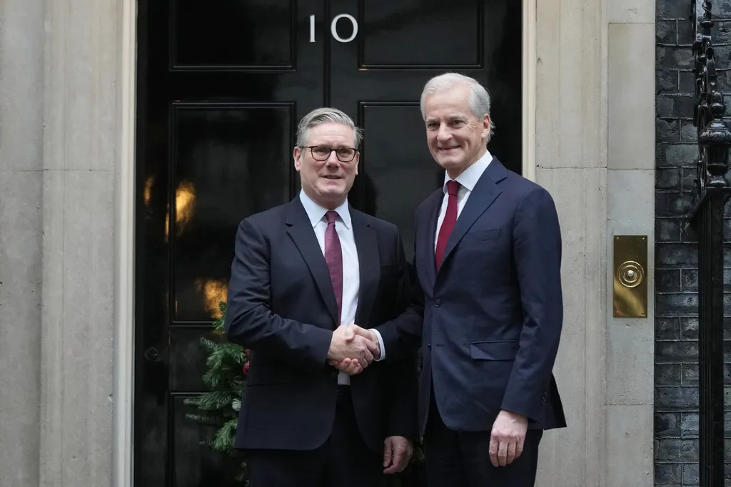 Anh - Na Uy tăng cường hợp tác quốc phòng - Ảnh 1.