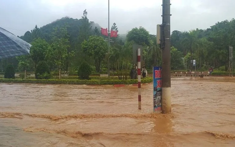 Tỉnh Lâm Đồng cho biết đến nay đã ghi nhận hơn 17 điểm sạt lở, 4 cầu, cống dân sinh hư hỏng. Ảnh: VGP