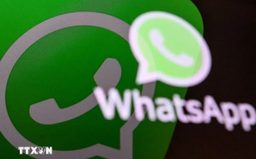 Biểu tượng ứng dụng WhatsApp trên màn hình điện thoại di động. (Ảnh: AFP/TTXVN)