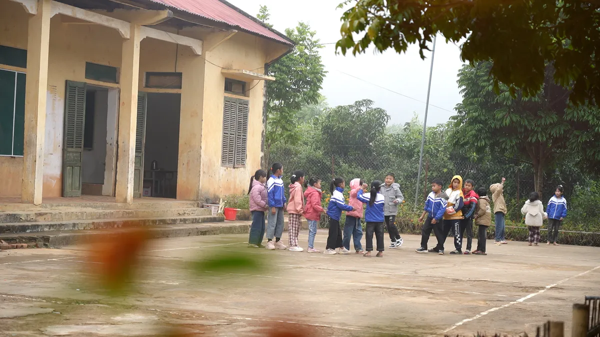Gió lạnh vùng cao và mong ước một điểm trường kiên cố cho học trò Bản Hịa - Ảnh 7.