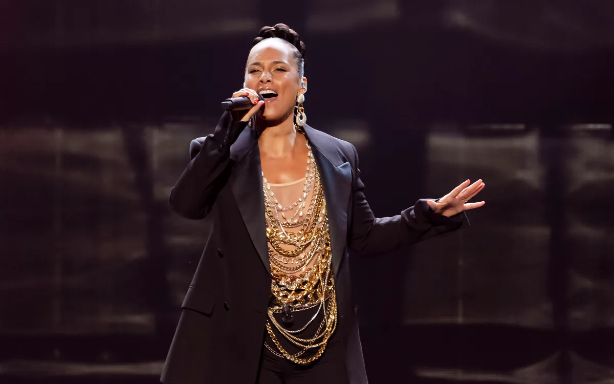 Alicia Keys mang hit "Girl on Fire" và "If I Ain't Got You" lên sân khấu VinFuture 2025 - Ảnh 1.