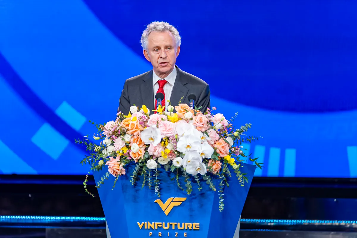 Giải thưởng Chính VinFuture 2025 vinh danh nghiên cứu vaccine HPV - Ảnh 10.