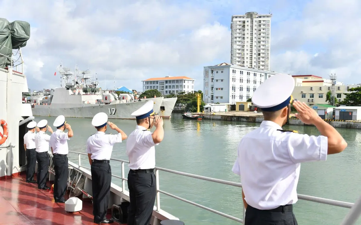 Tàu 09 rời cảng Lữ đoàn 171 đi thực hiện nhiệm vụ diễn tập Hàng hải ASEAN - Hoa Kỳ lần thứ 2 tại Indonesia.