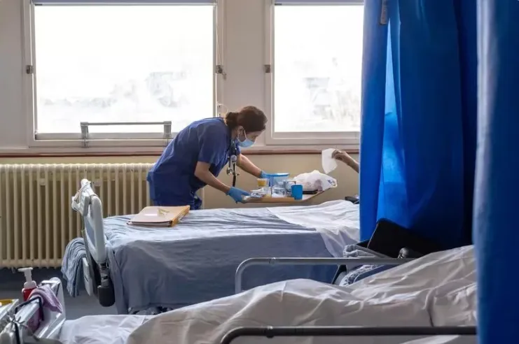 Số lượng bệnh nhân cúm mùa phải nhập viện ở Anh tăng vọt- Ảnh 1. Số lượng bệnh nhân cúm mùa phải nhập viện ở Anh tăng vọt- Ảnh 1.