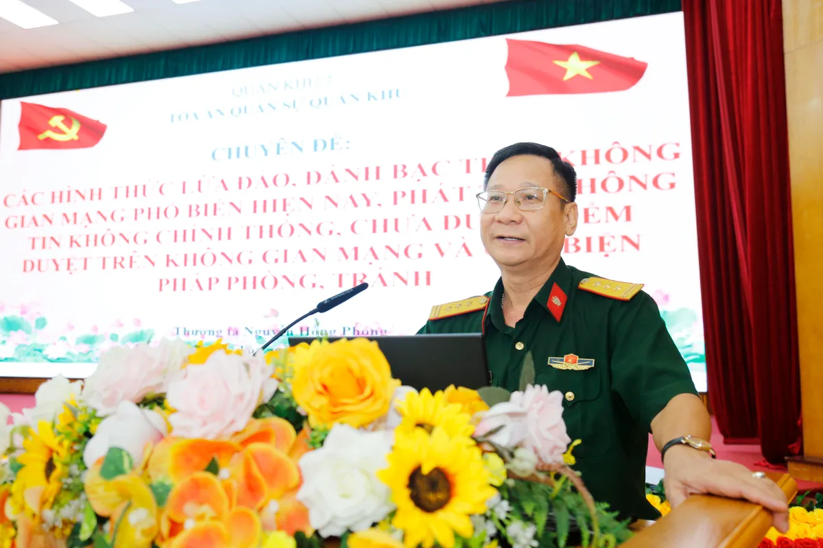 Binh đo&agrave;n 20 tuy&ecirc;n truyền ph&aacute;p luật, h&agrave;nh động v&igrave; b&igrave;nh đẳng giới - Ảnh 1.