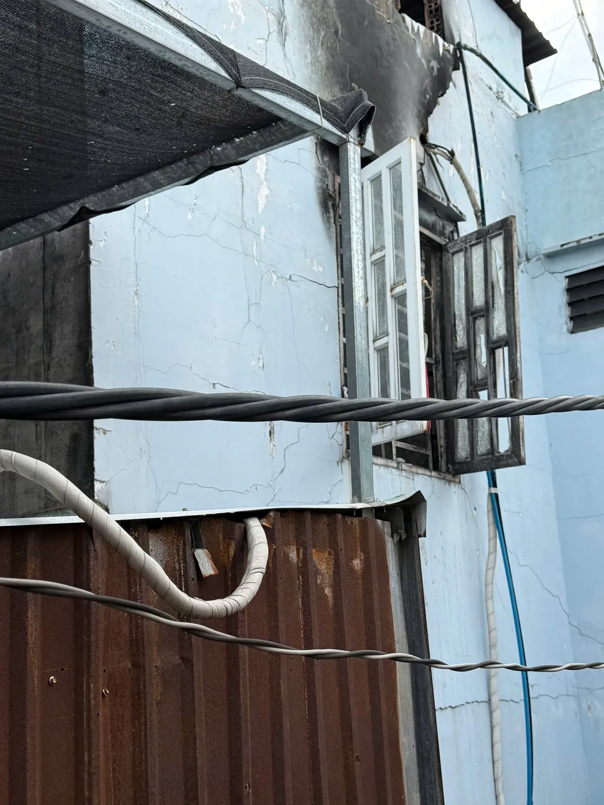 Cháy nhà lúc sáng sớm ở TP Hồ Chí Minh, 1 người đàn ông tử vong - Ảnh 2.