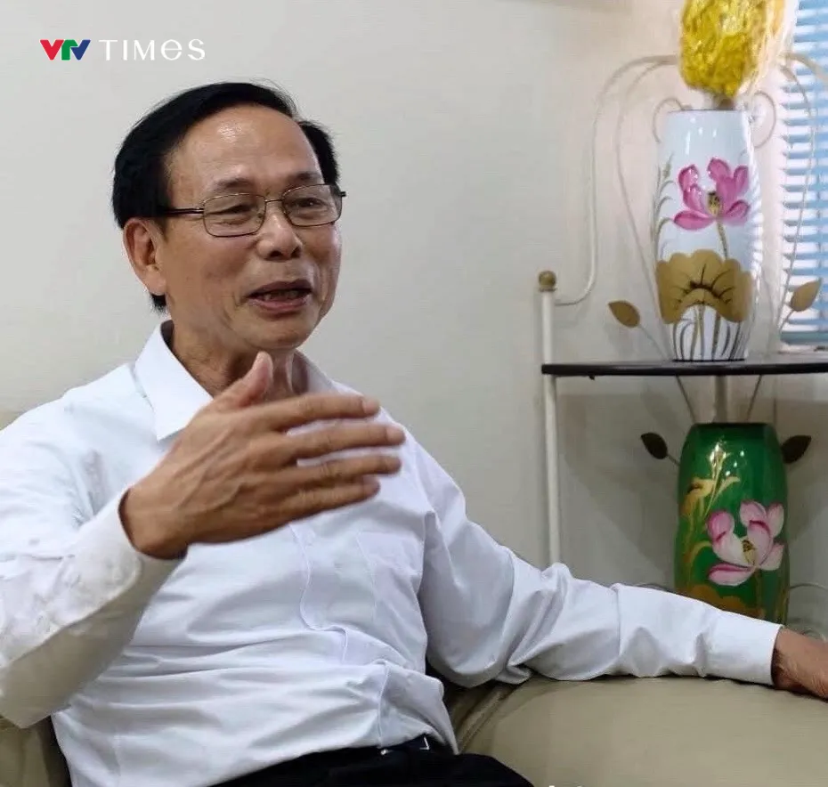 “Vì sao yêu” và “Tư duy đột phá” - khi người lính chọn ngòi bút làm vũ khí- Ảnh 2. “Vì sao yêu” và “Tư duy đột phá” - khi người lính chọn ngòi bút làm vũ khí- Ảnh 2.