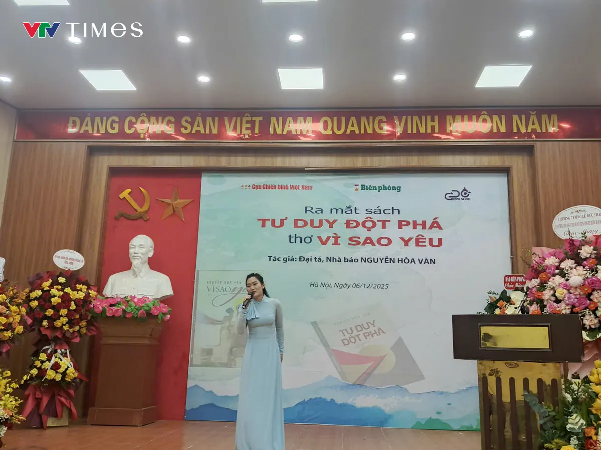 “Vì sao yêu” và “Tư duy đột phá” - khi người lính chọn ngòi bút làm vũ khí- Ảnh 6. “Vì sao yêu” và “Tư duy đột phá” - khi người lính chọn ngòi bút làm vũ khí- Ảnh 6.