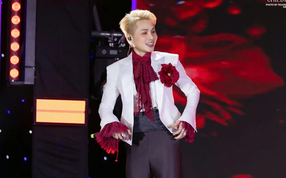 Jack đã có bài học đắt giá sau mức phạt  55 triệu đồng và cấm biểu diễn 9 tháng