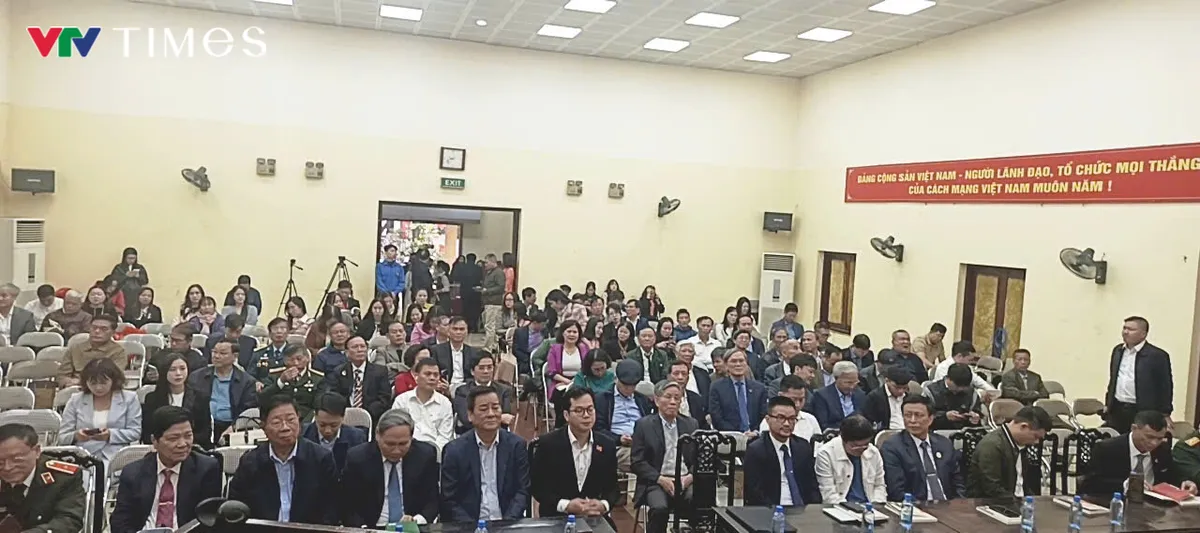 “Vì sao yêu” và “Tư duy đột phá” - khi người lính chọn ngòi bút làm vũ khí- Ảnh 3. “Vì sao yêu” và “Tư duy đột phá” - khi người lính chọn ngòi bút làm vũ khí- Ảnh 3.