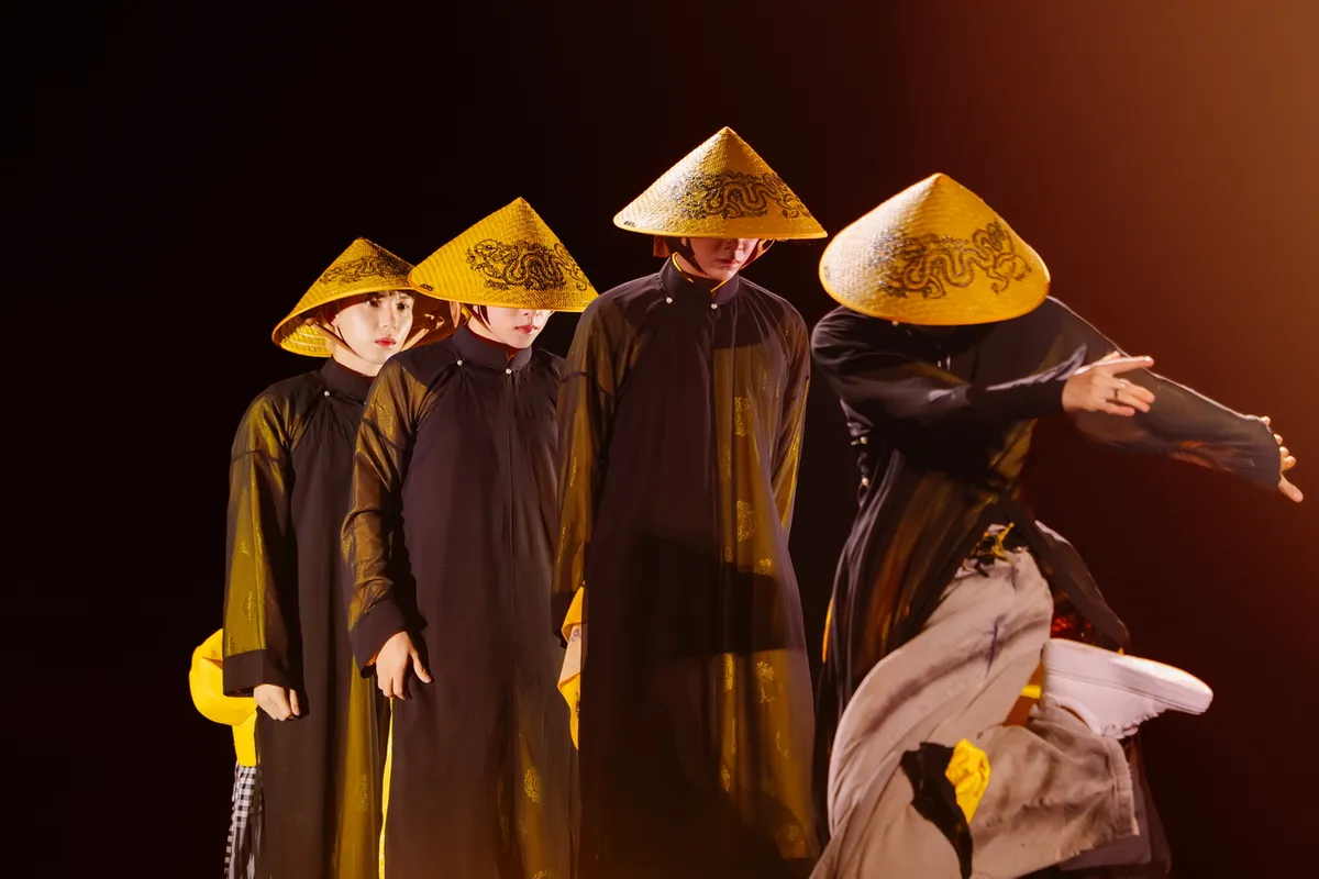 Thí sinh Tân binh toàn năng hát, nhảy đến kiệt sức, phải thở oxy vẫn không cứu được đồng đội- Ảnh 4.