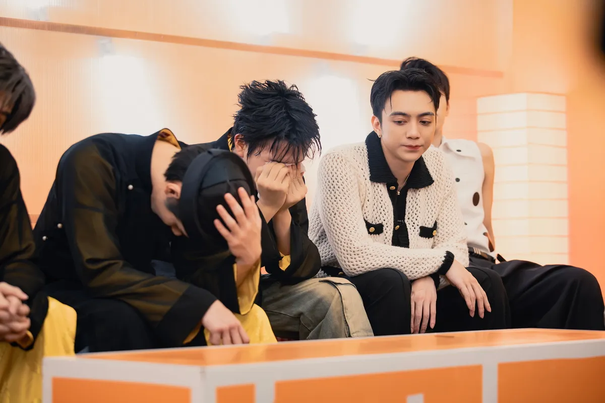 Thí sinh Tân binh toàn năng hát, nhảy đến kiệt sức, phải thở oxy vẫn không cứu được đồng đội- Ảnh 9.