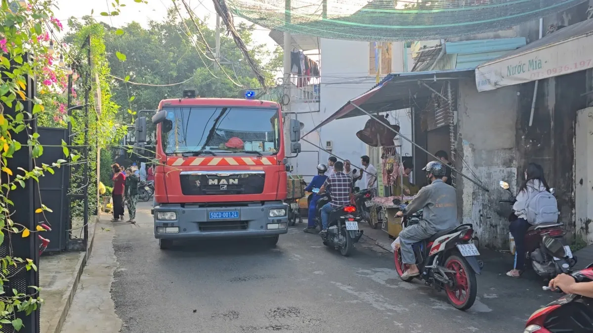 Cháy nhà lúc sáng sớm ở TP Hồ Chí Minh, 1 người đàn ông tử vong - Ảnh 4.
