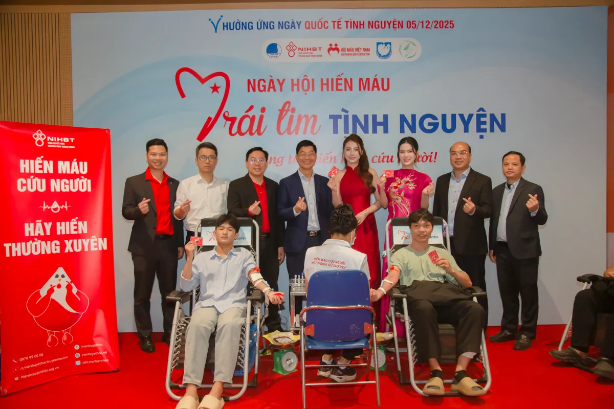 Hiến máu cuối năm: Lời kêu gọi từ Ngày hội "Trái tim tình nguyện"- Ảnh 3.