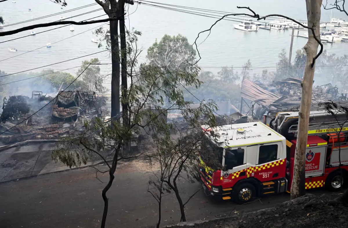 Cháy rừng dữ dội tại Australia, nhiều ngôi nhà bị thiêu rụi- Ảnh 2.