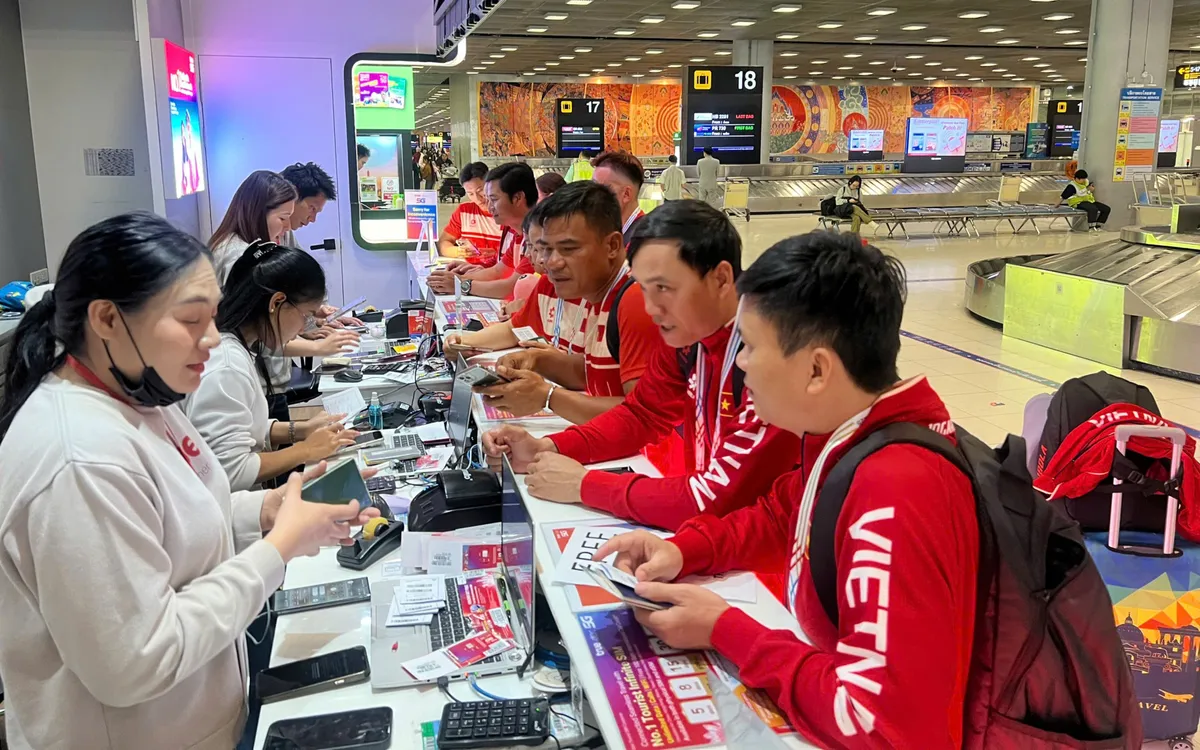 Ngay khi xuống máy bay, Đoàn Thể thao Việt Nam đã nhận được sự hỗ trợ tận tình từ phía chủ nhà Thái Lan.