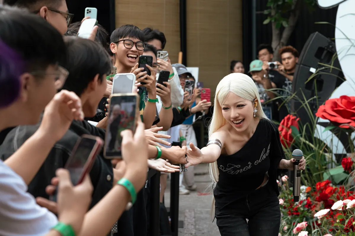 "Giữa một vạn người" trong làn sóng album nhạc Việt năm 2025 - Ảnh 5.