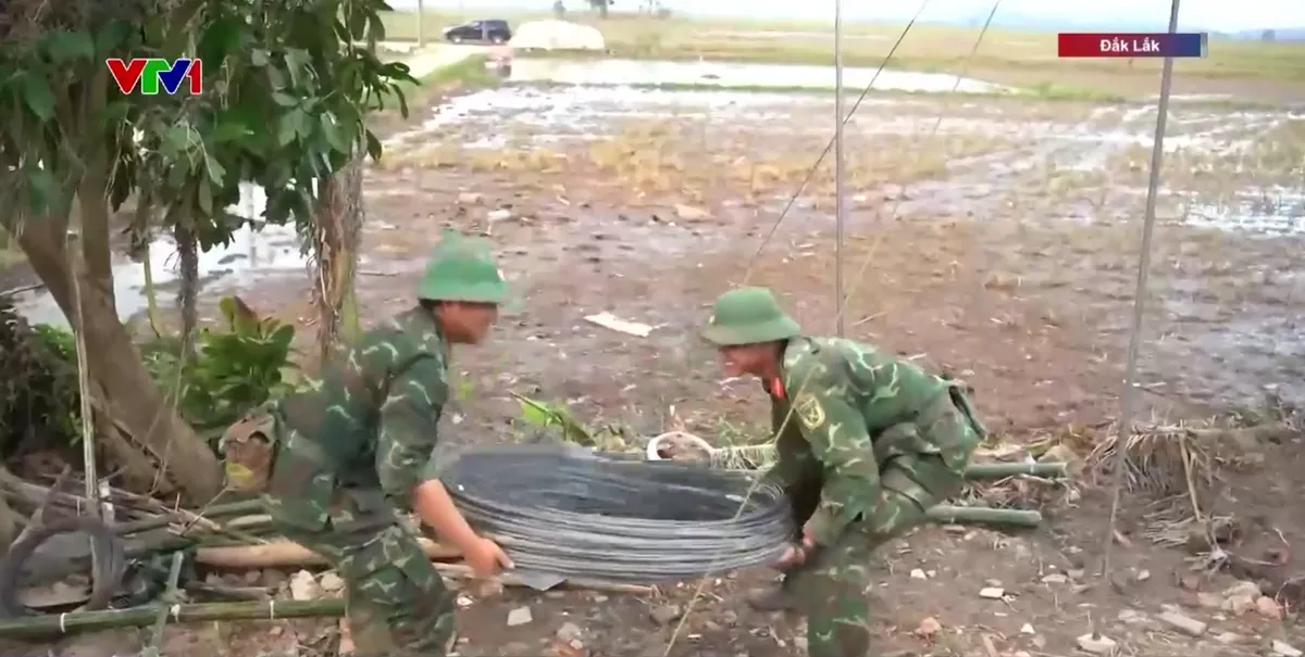 Đẩy nhanh xây nhà cho người dân vùng lũ tại Đắk Lắk - Ảnh 1.