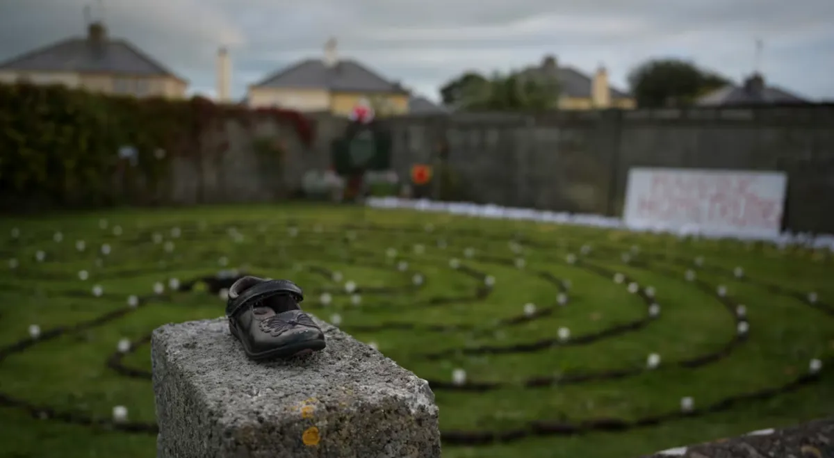 Phát hiện khu chôn cất trẻ sơ sinh tập thể tại Ireland- Ảnh 1.