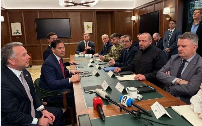 Các đại diện của Mỹ và Ukraine đàm phán tại Miami (Ảnh: rustemumerov.ua)