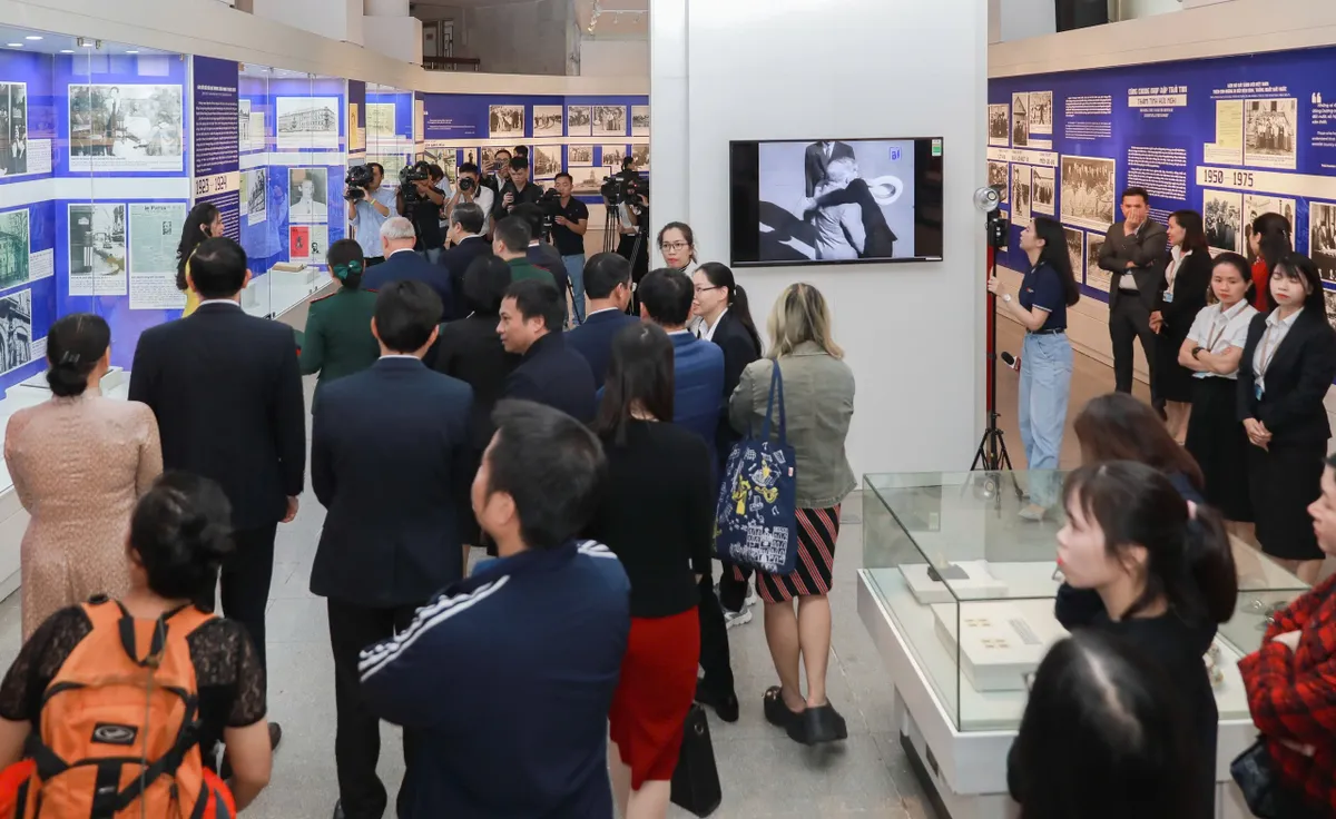 Dấu chân Hồ Chí Minh trên quê hương Cách mạng Tháng Mười - Ảnh 3.