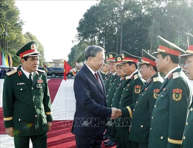 Tổng Bí thư Tô Lâm: Tập trung xây dựng lực lượng vũ trang Quân khu 9 cách mạng, chính quy, tinh nhuệ, hiện đại- Ảnh 1. Tổng Bí thư Tô Lâm: Tập trung xây dựng lực lượng vũ trang Quân khu 9 cách mạng, chính quy, tinh nhuệ, hiện đại- Ảnh 1.