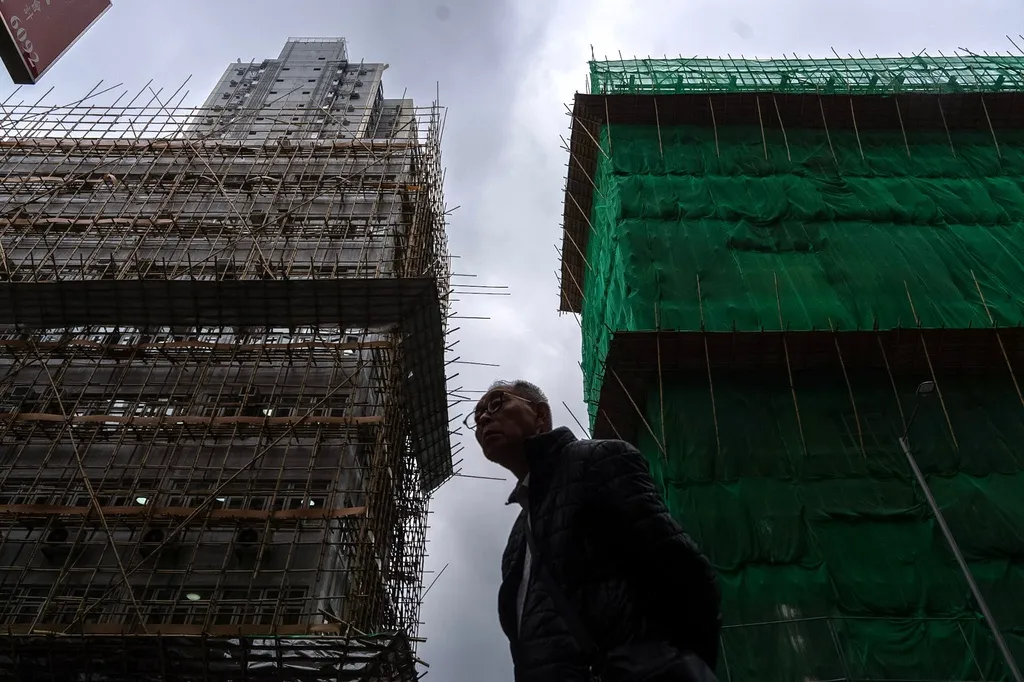 Hỗ trợ nạn nhân vụ hỏa hoạn tại Hong Kong (Trung Quốc) - Ảnh 1.