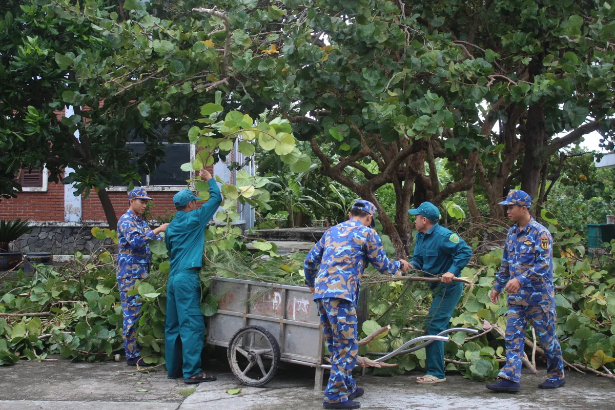 Trường Sa chủ động ứng phó áp thấp nhiệt đới: Đảm bảo an toàn tuyệt đối cho đảo và ngư dân - Ảnh 1.