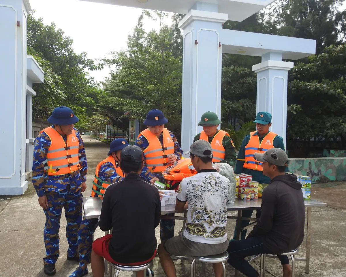 Trường Sa chủ động ứng phó áp thấp nhiệt đới: Đảm bảo an toàn tuyệt đối cho đảo và ngư dân - Ảnh 2.