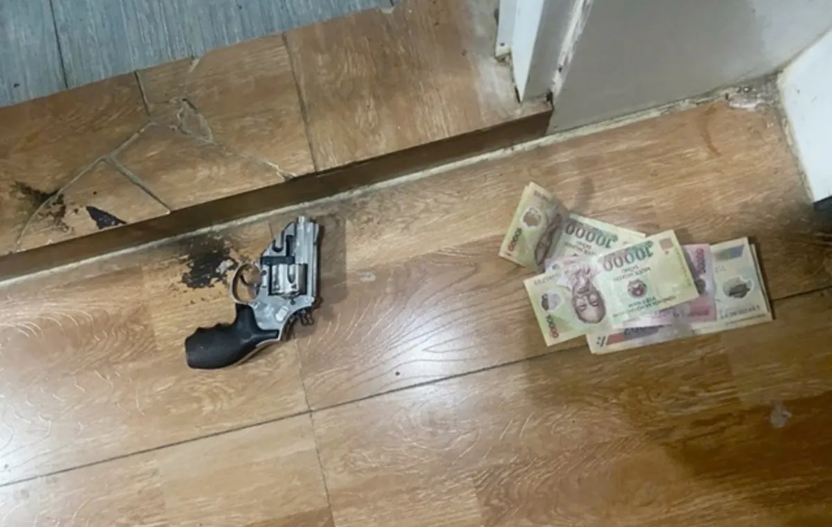 Bắt quả tang thanh niên chế tạo súng để bán kiếm lời - Ảnh 2.