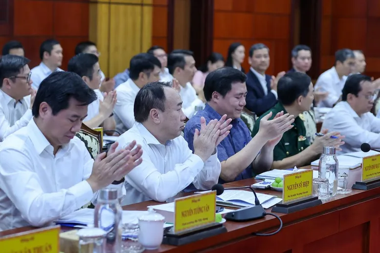 Thủ tướng: Phát huy lợi thế hiếm có, đưa Tây Ninh phát triển tăng tốc, bứt phá, bền vững - Ảnh 10.