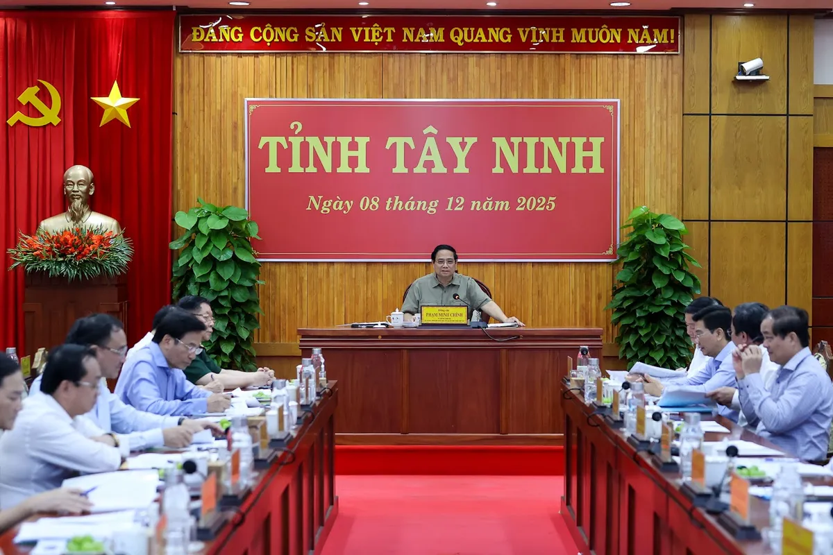 Thủ tướng: Phát huy lợi thế hiếm có, đưa Tây Ninh phát triển tăng tốc, bứt phá, bền vững - Ảnh 2.