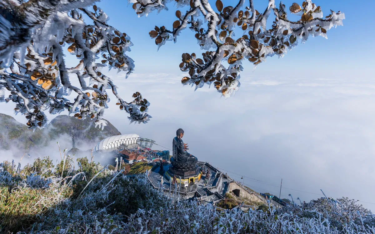 Fansipan- Tuyệt tác bí ẩn trên đỉnh nóc nhà Đông Dương.