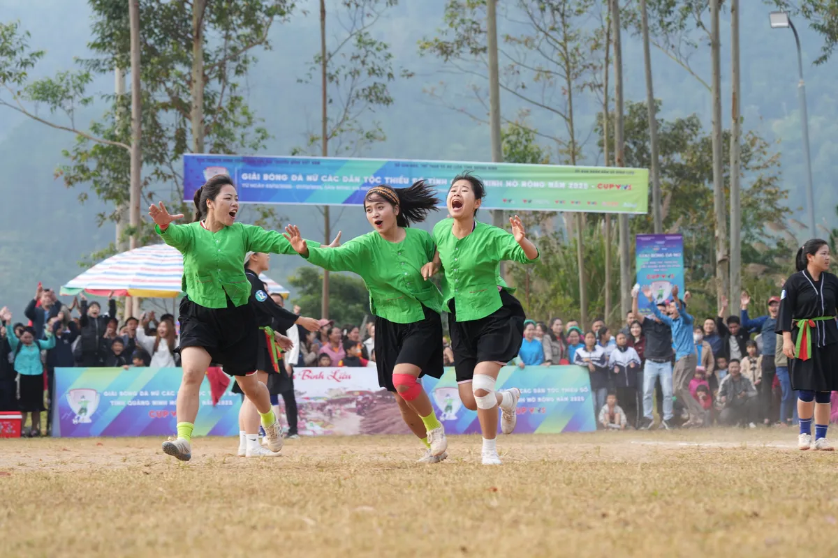 Kỳ t&iacute;ch giữa đại ng&agrave;n: Giải b&oacute;ng đ&aacute; nữ d&acirc;n tộc thiểu số c&uacute;p VTV5 - vũ điệu văn h&oacute;a thắp s&aacute;ng kh&aacute;t vọng vươn l&ecirc;n- Ảnh 2.