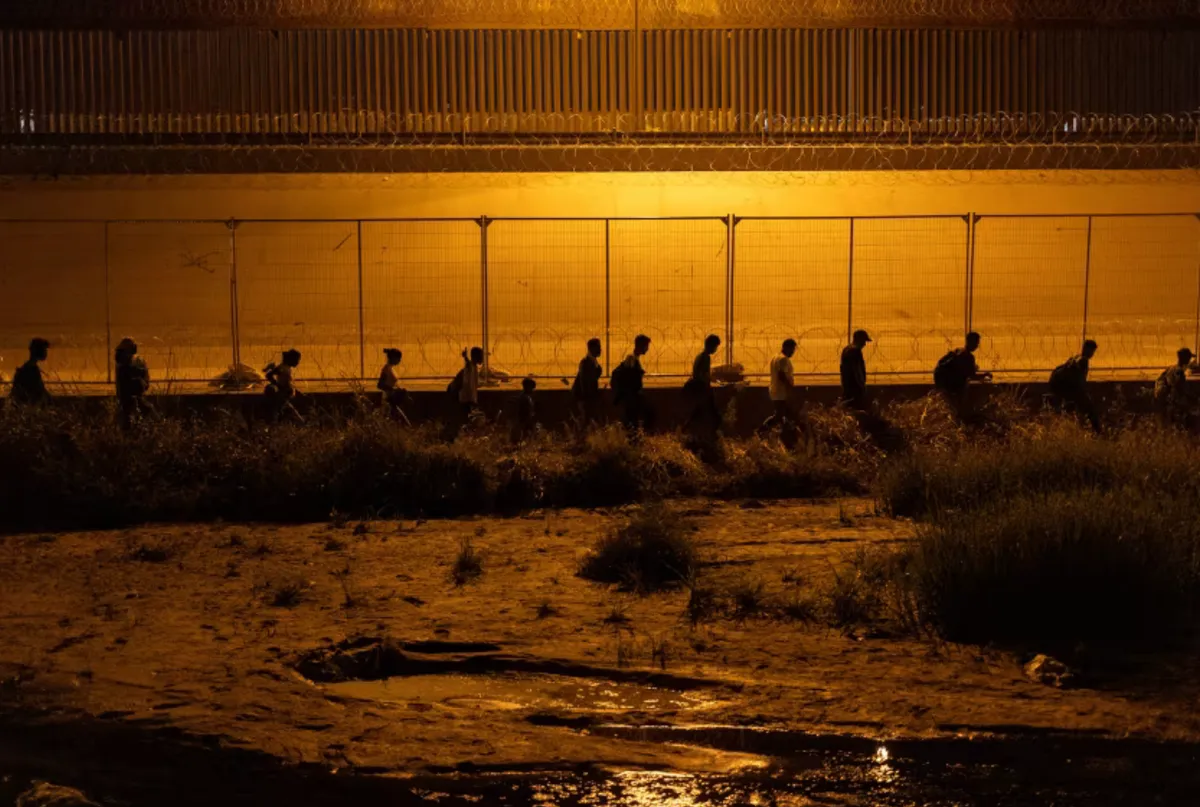 Tổng thống Trump quy trách nhiệm cho Tổng thống Maduro về làn sóng di cư vào Mỹ- Ảnh 1.